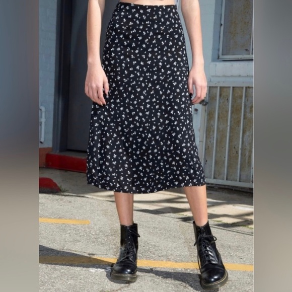 Brandy Melville Skirts Brandy Melville Midi Skirt Poshmark